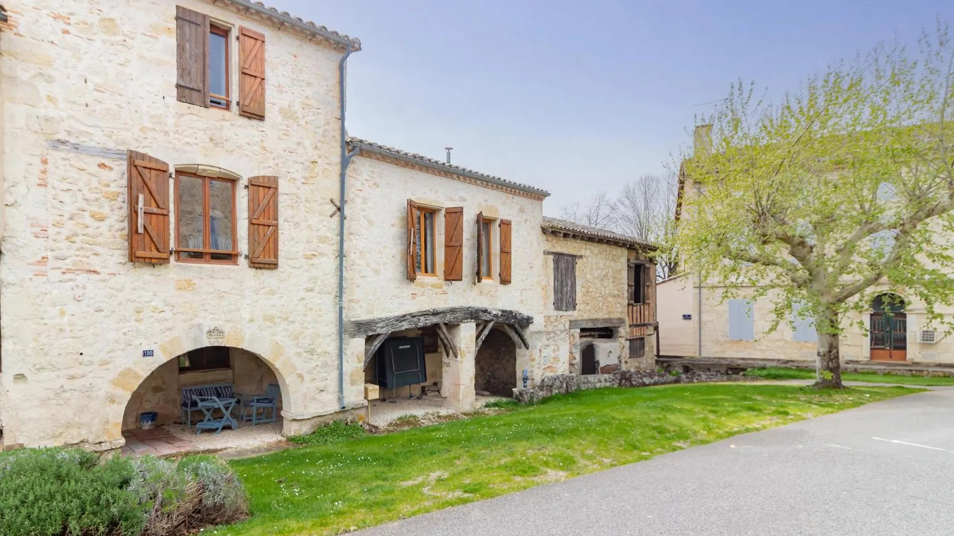 La Maison 1786 - Grand Jardin Et Jacuzzi Mansonville